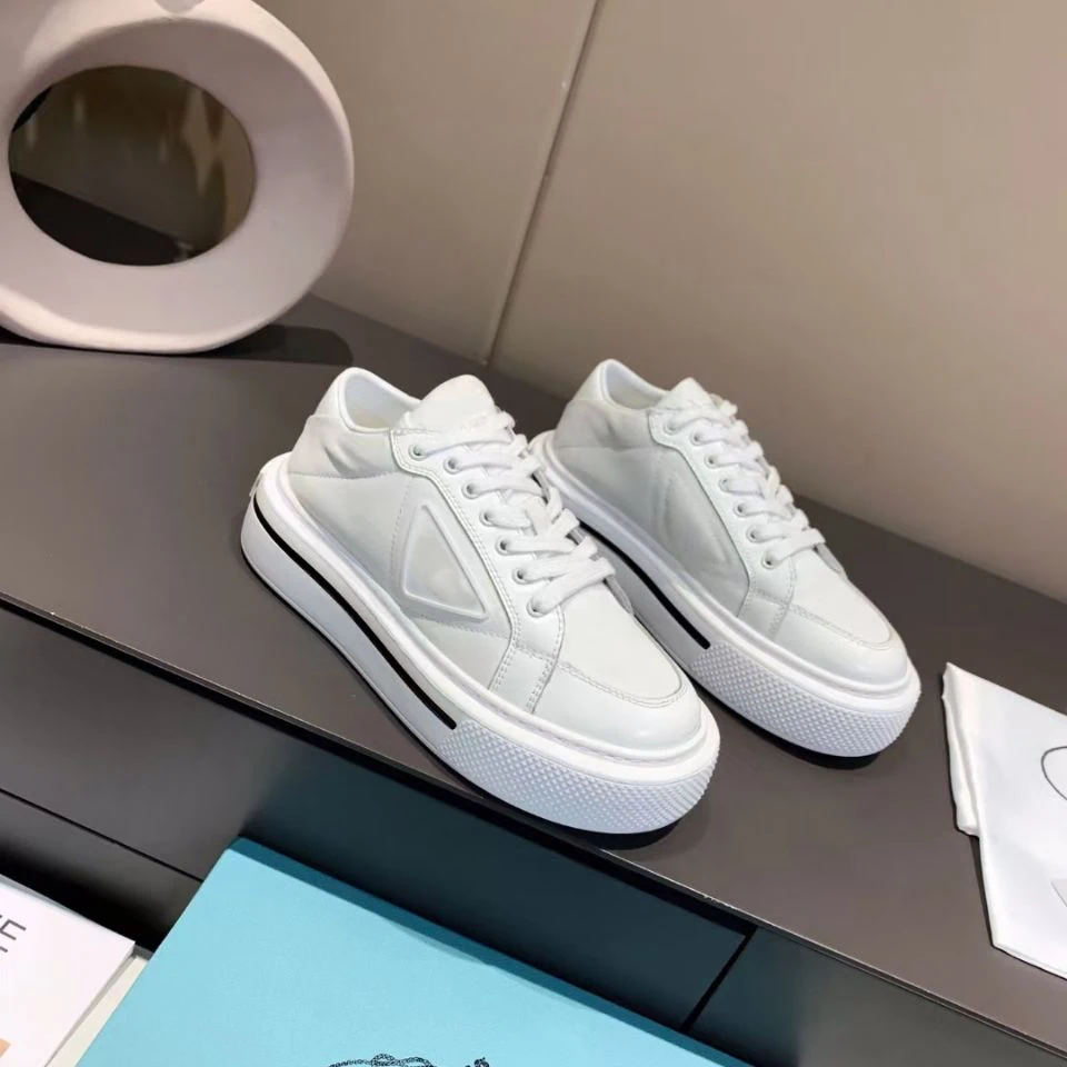 

21 summer new triangle standard thick-soled white shoes women's platform single shoes wild lace-up casual sports shoes