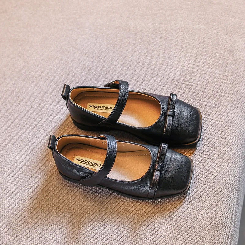 Рисунок 4 - Туфли с квадратным носком для девочек