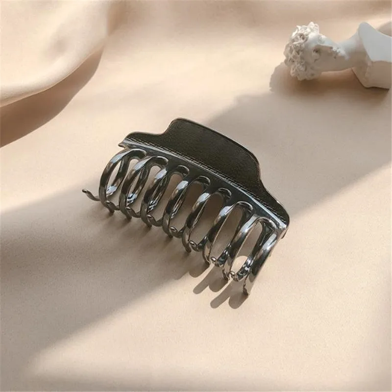 

Alloy Hair Claw Korean Japanese Style Hairpins Retro Hair Clips Simple Hair Accessories For Women Girl Party Jewelry Gift