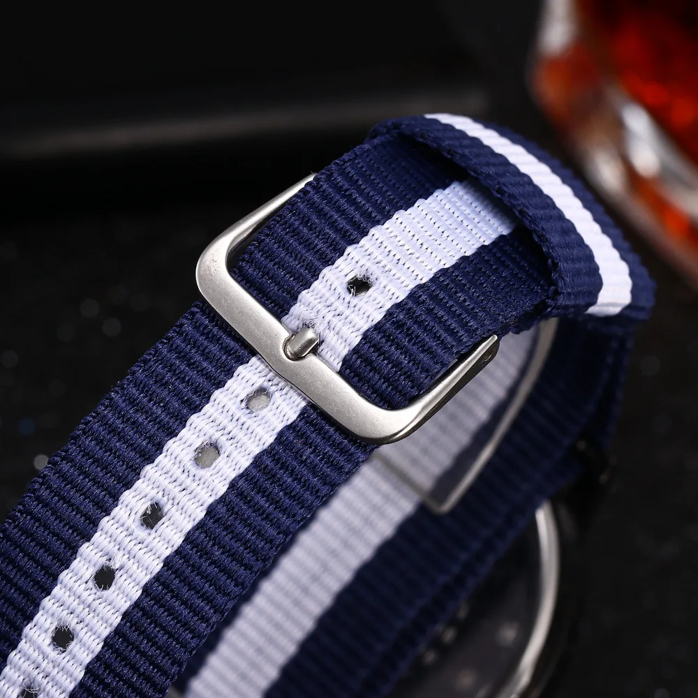 

Fashion Simple Nylon Strap Student Watch Unisex Couple Sports Quartz Watch luxury watch