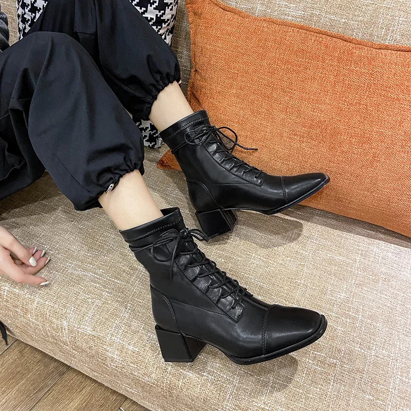 Harga Wanita Tambal Sulam Sepatu Bot Pergelangan Kaki Hak Sedang Sepatu Hak Persegi Berenda Kaki Persegi C37