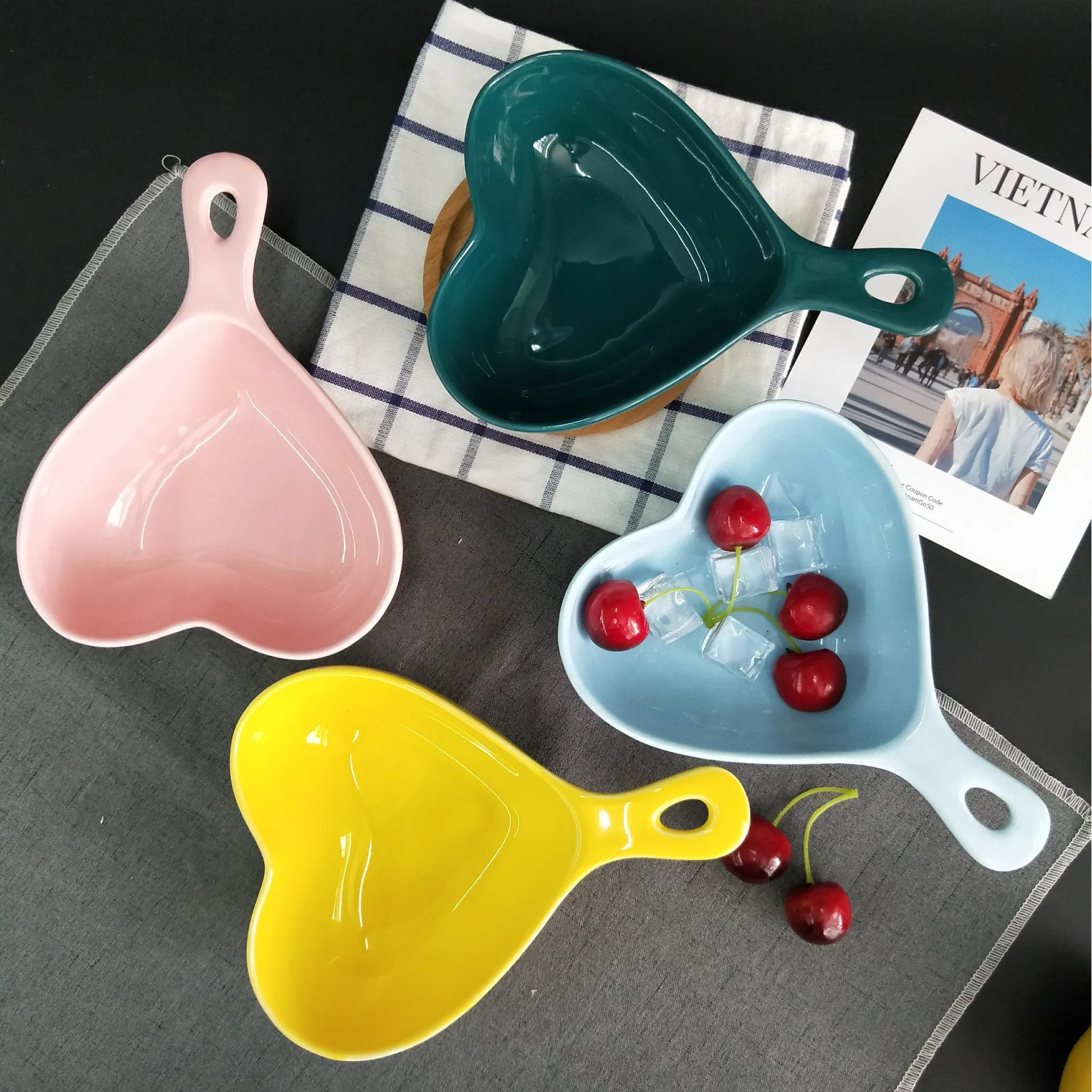 

Solid Heart Shape Ceramic Cheese Baking Bowl Heat Resistant Handle Porcelain Salad Bowl Anti-skid Fruit Dessert Bowl Tableware