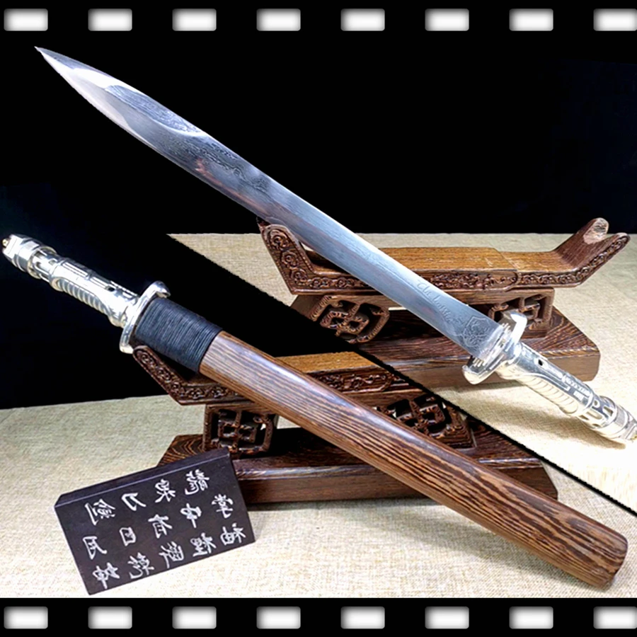 Охотничий нож из дамасской стали с прочной металлической ручкой | Дом и сад