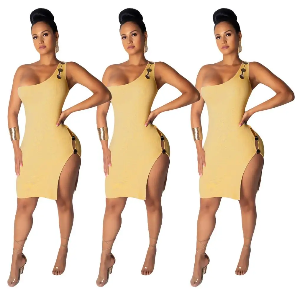 

In the summer of 2020, European and American women's dresses are sexy and fashionable dresses with half-open collar and slit