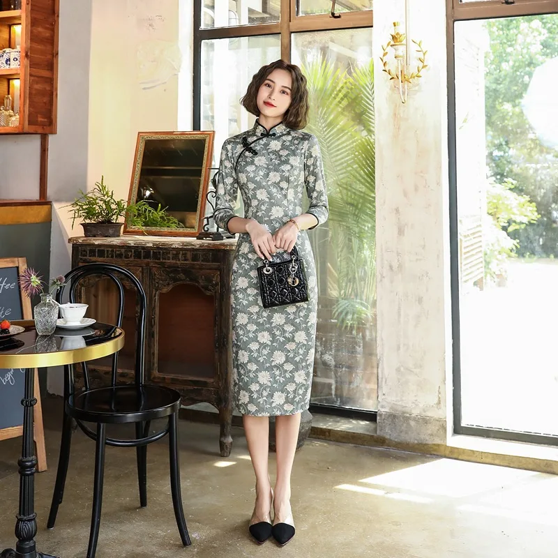 Пикантное серое короткое платье Ципао с цветочным принтом в стиле оверсайз 3XL