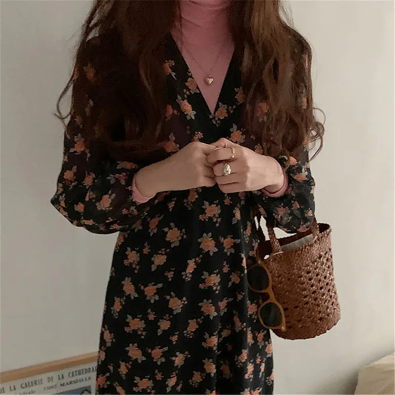 

RUGOD 2021 Advanced Retro French Gentle Elegant Girl Spring/Summer V-Neck Slim Thin Flower Dress