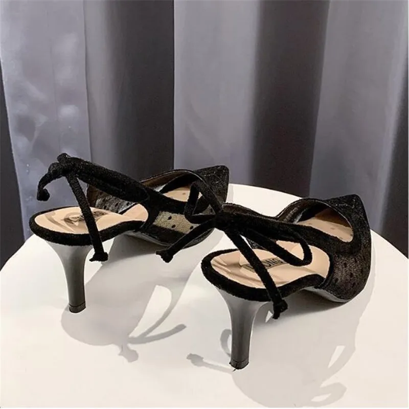 

2020 Summer New Mesh Polka Dot Ping Sandals Female Tip in Her Baotou Bow Sandals Female