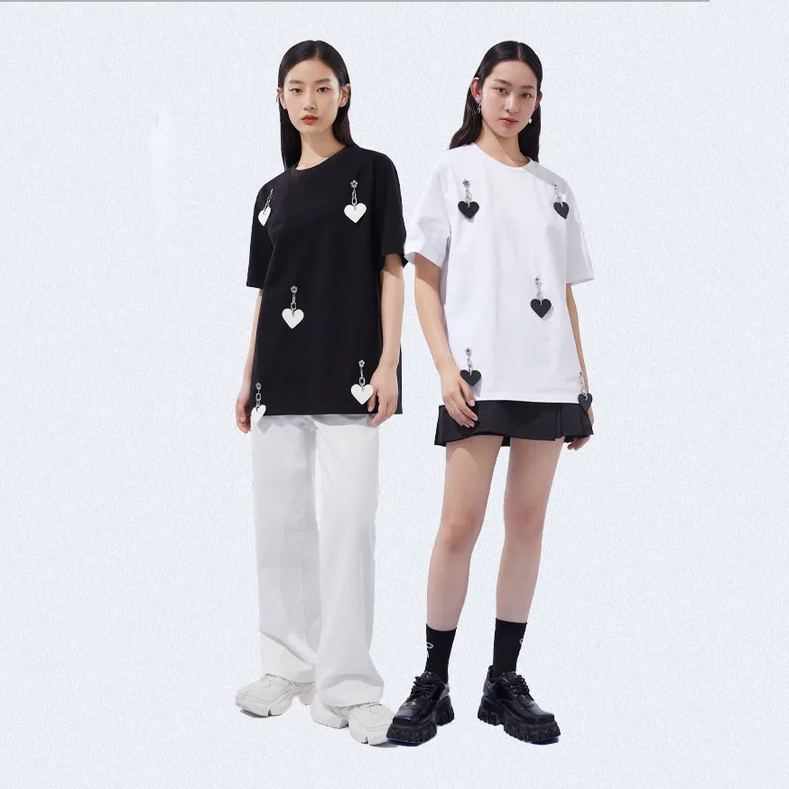 

Футболка женская хлопковая с коротким рукавом, круглым вырезом и трехмерной отделкой