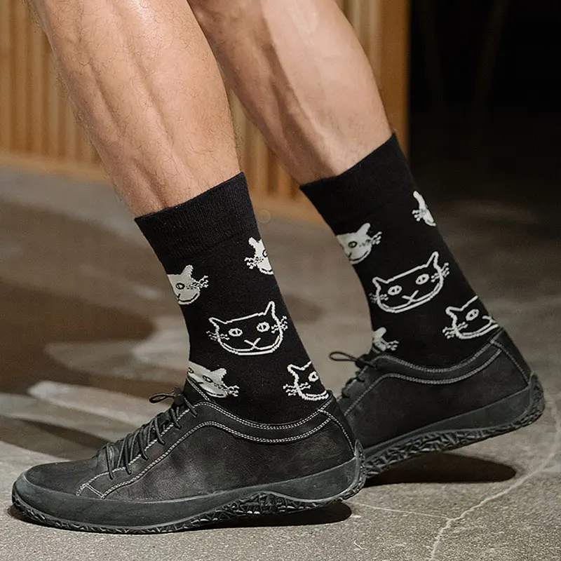 

AOMU 2021 New Design Cartoon Colorful Cat Black White Creative Art Harajuku Hip Hop Socks For Woman Men Gifts