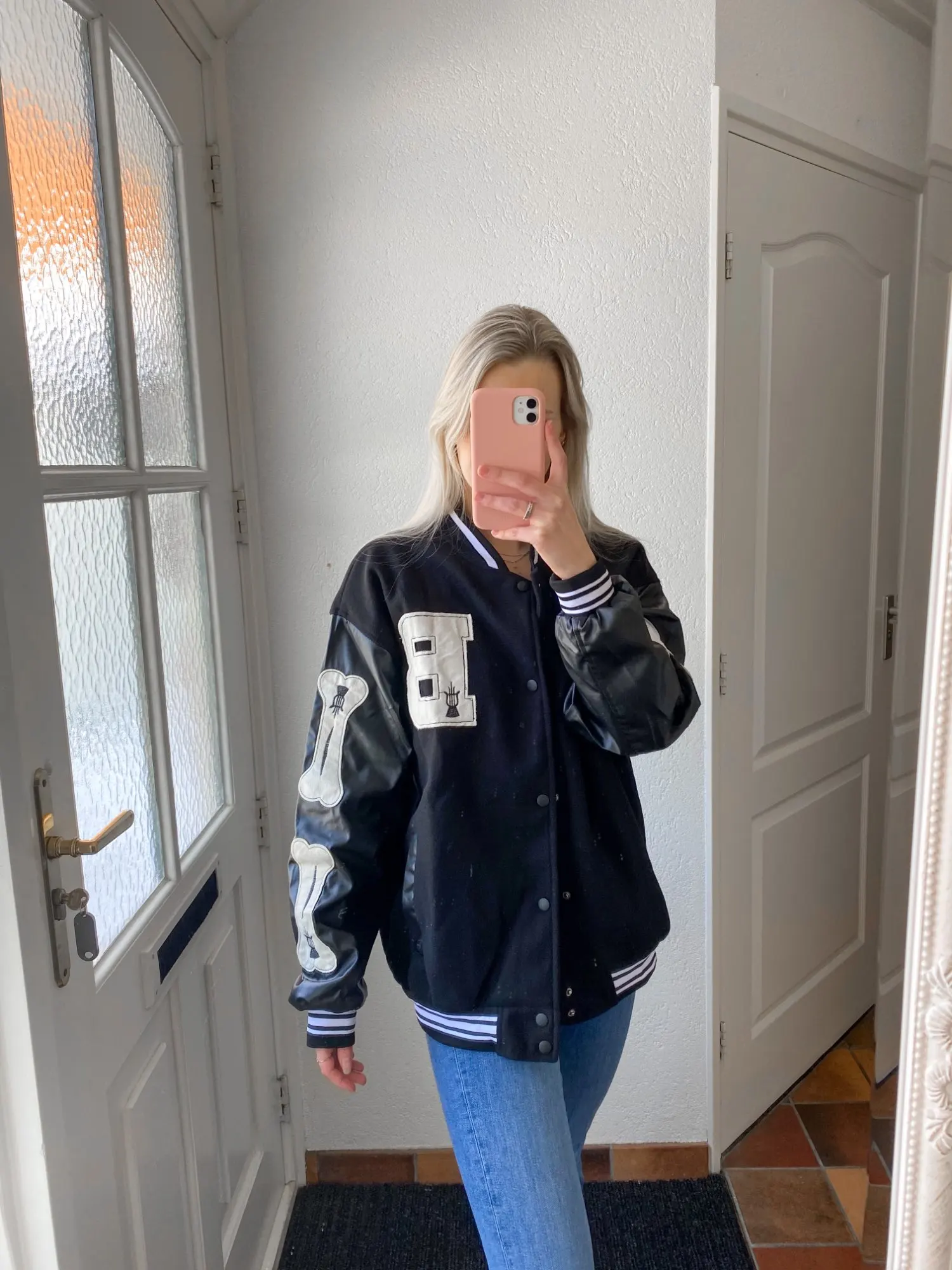 

Aolamegs Furry Bone Letter Patch Color Block Patchwork 3 color Optional Harajuku College Style Bomber Jacket Men Baseball Coats