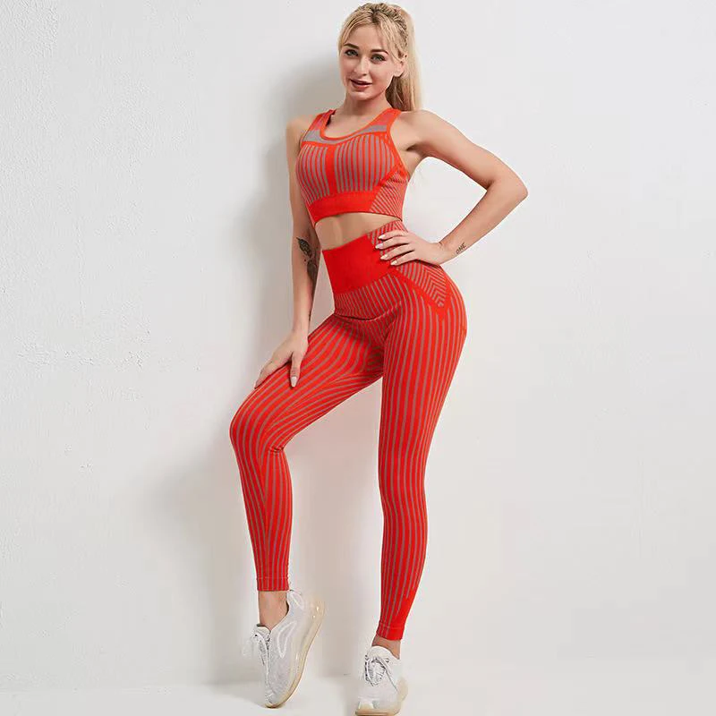 

European and American seamless yoga wear two-piece women's hip-fitting fitness wear suit bra running sports vest suit