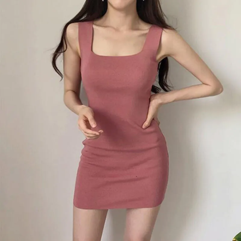 Женское платье-свитер облегающее трикотажное платье-пуловер без рукавов на