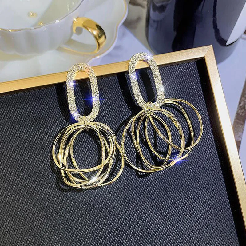 Женские серьги-подвески с кристаллами золотого цвета | Украшения и аксессуары