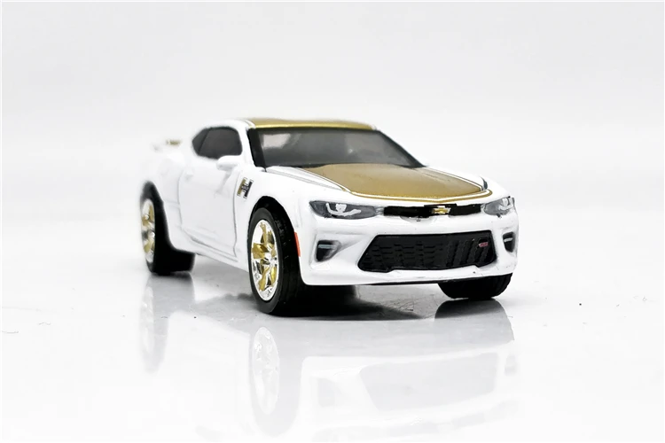Greenlight 1:64 2018 Chevrolet Camaro SS золотой белый без коробки| |