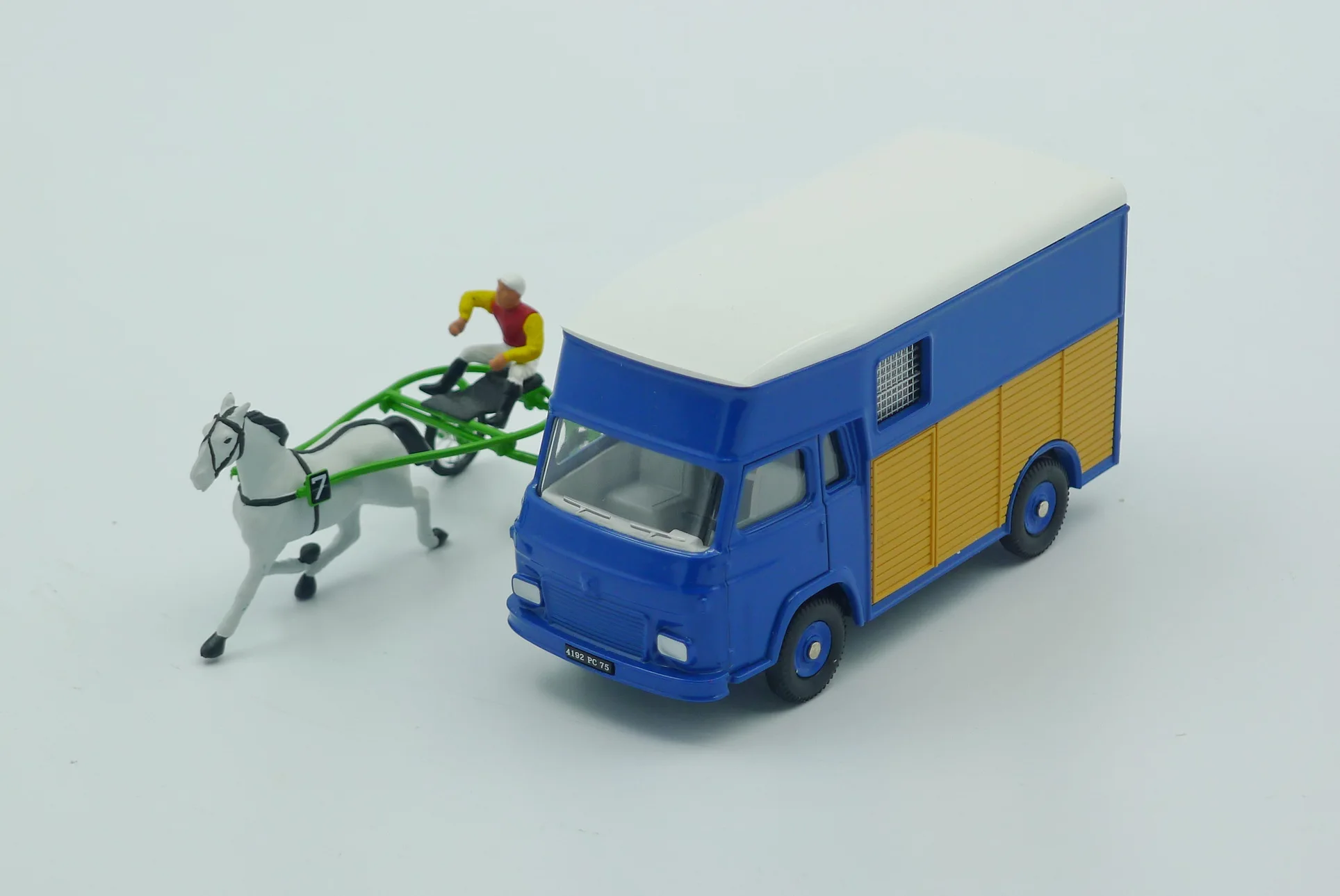 Тележка Atlas Dinky Truck 571 SAVIEM Goelette et Sulky модель 1:43|Наземный транспорт| |