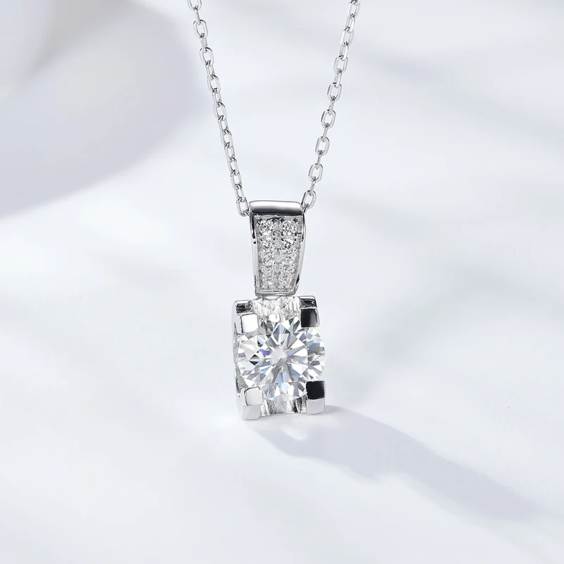 

1Ct Moissanite Diamond Solitaire Pendant with Sterling Silver Necklace D Colour VVS1 6.5mm 8mm