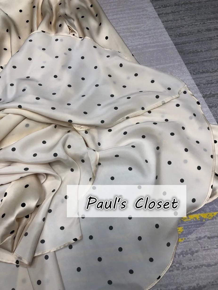 Женское мини-платье с глубоким v-образным вырезом принтом в виде пятен оборками и