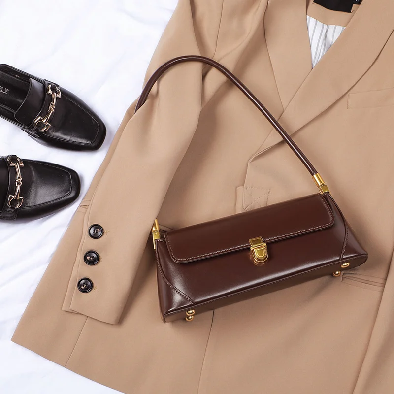 Новая трендовая женская сумка 2021 кожаная маленькая под подмышку метод смешанной