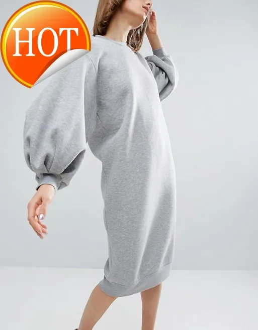 

Роскошное свободное платье-свитер из хлопка с открытой спиной и рукавами-фонариками