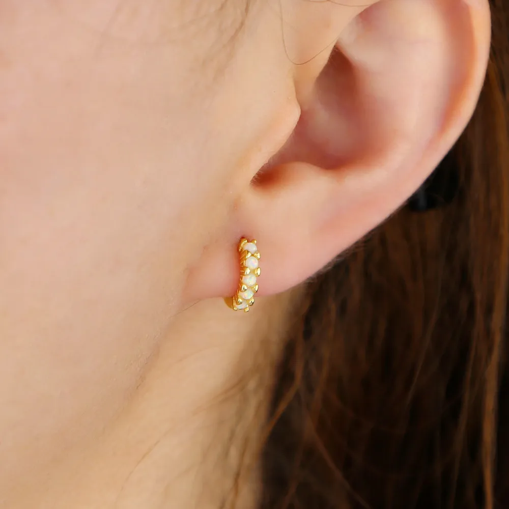 

2021 New Arrived S925 Minimal Mini Pave White Fire Opal Stone Small Tiny Hoop Earring Women Fashion Classic Lovely party Jewelry