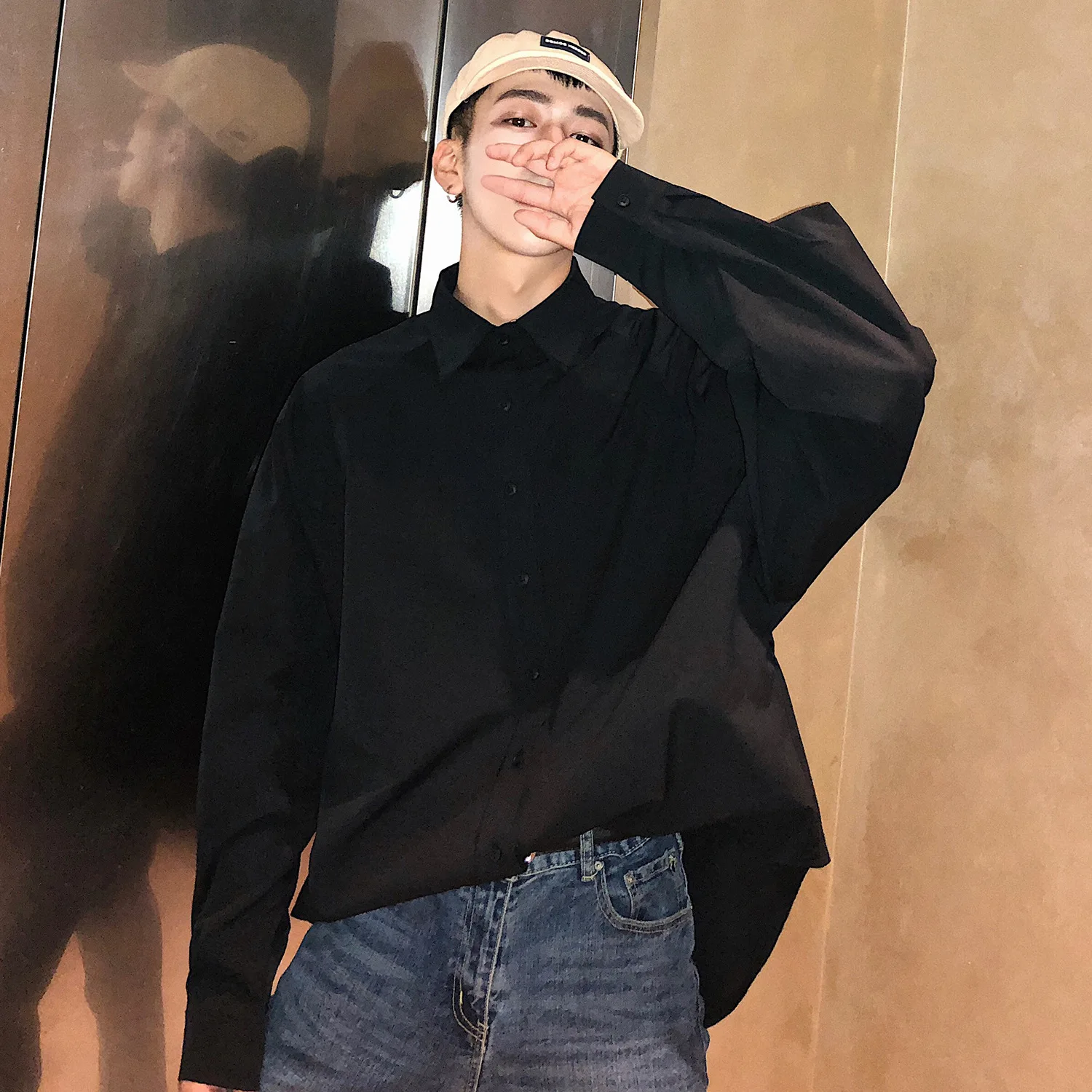 

Spring and autumn new Korean edition of pure color loose white shirt men Hong Kong wind leisure long-sleeve shirt men all-match