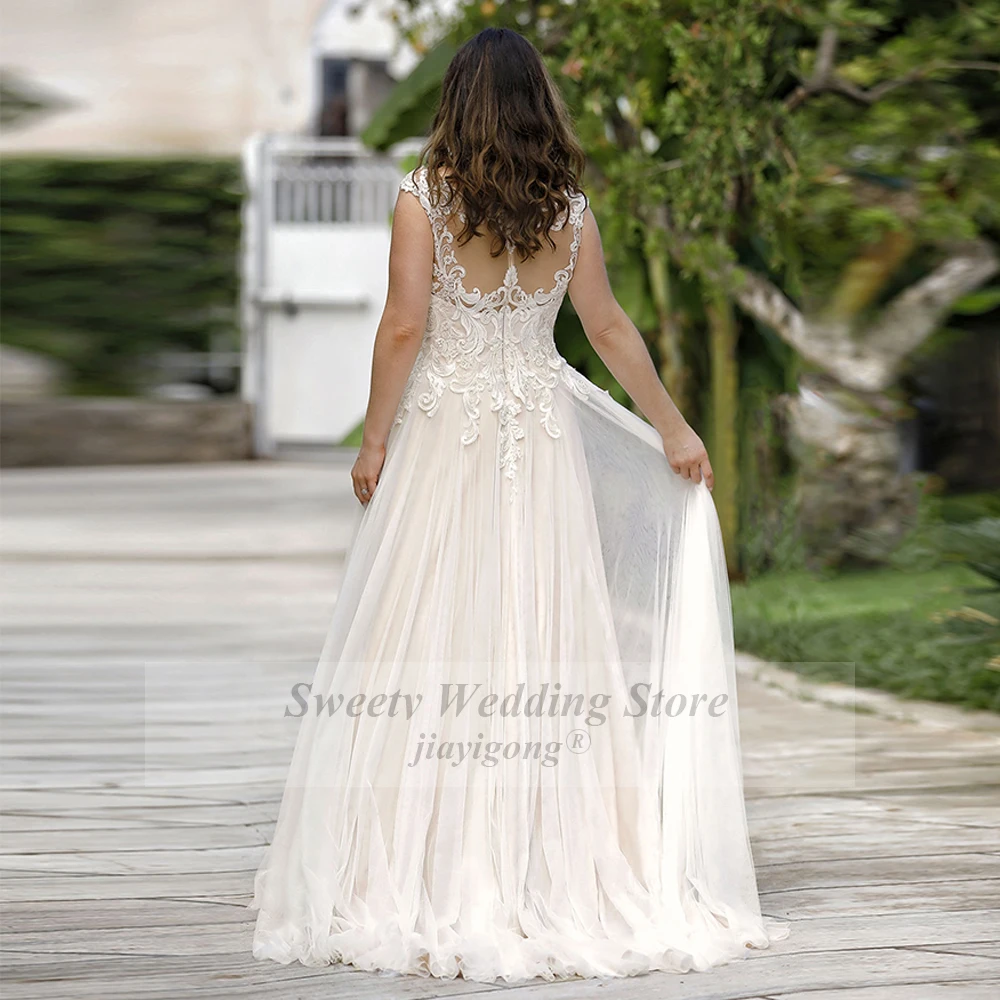 

Eleagnt Cap Sleeve V Neck Boho Bridal Gowns New Arrival Lace Applique Tulle A Line Wedding Dress Plus Size