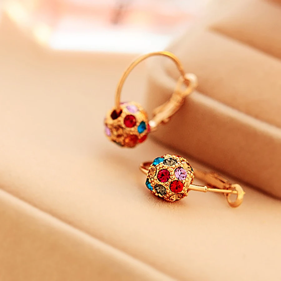 2021 нерегулярные сферические Подвесные серьги в виде колец красные стразы