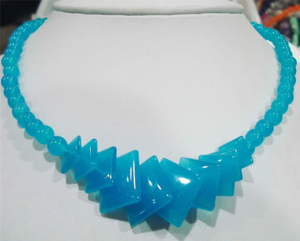 

Бразильское ожерелье с бриллиантами и аквамарином