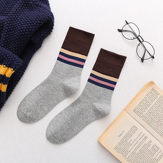 

Striped Women Sock Patchwork Girl Socks Harajuku Street Movement Sox Warm Cotton Retro Classic Japanese Spring Summer Avocado
