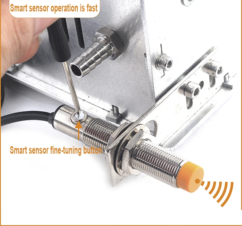 Автоматическая конвейерная лента для разлива жидкости может обнаруживать