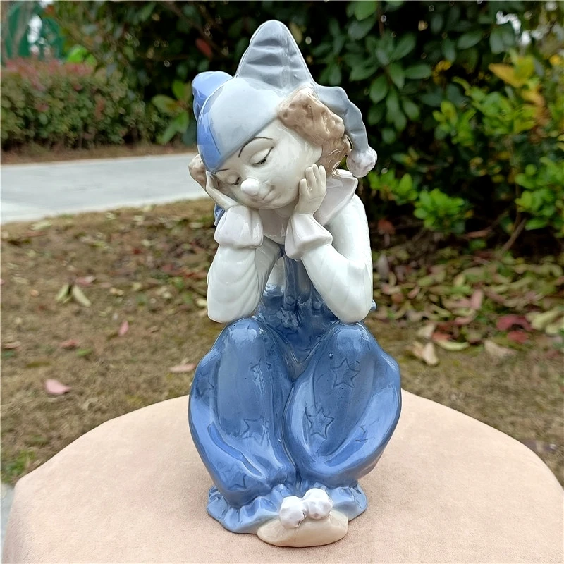 Фарфоровая скульптура клоуна меланхоли керамическая цирковая буферная статуя