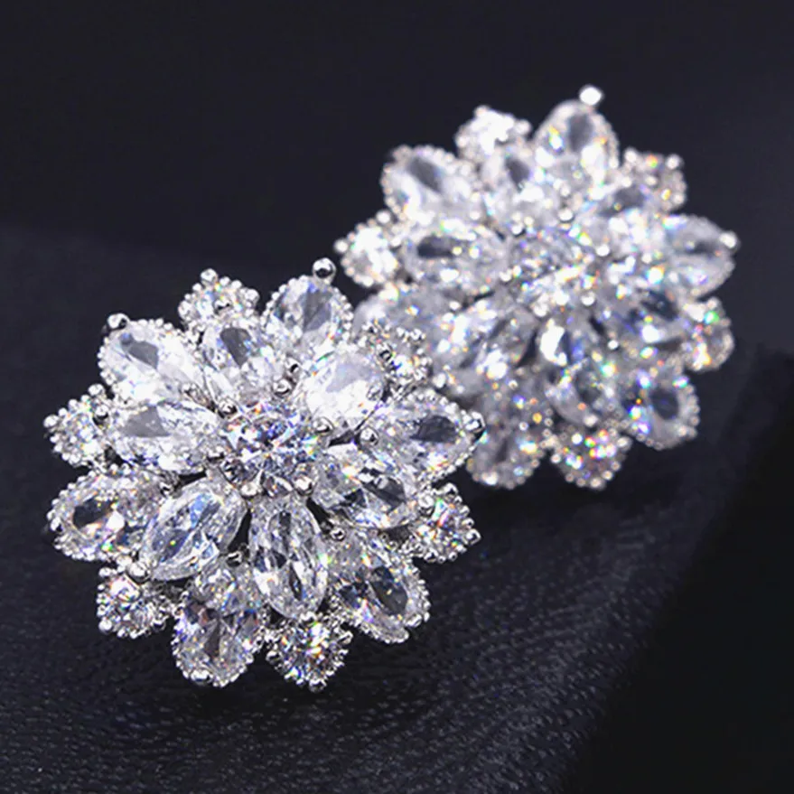 Женские серьги-гвоздики в виде снега, с фианитами