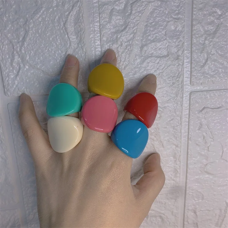 

2021 New Candy Multicolor Transparent Resin Acrylic Oval Rings For Women Friends Couple Jewelry Trendy Finger Rings Girls Bijoux