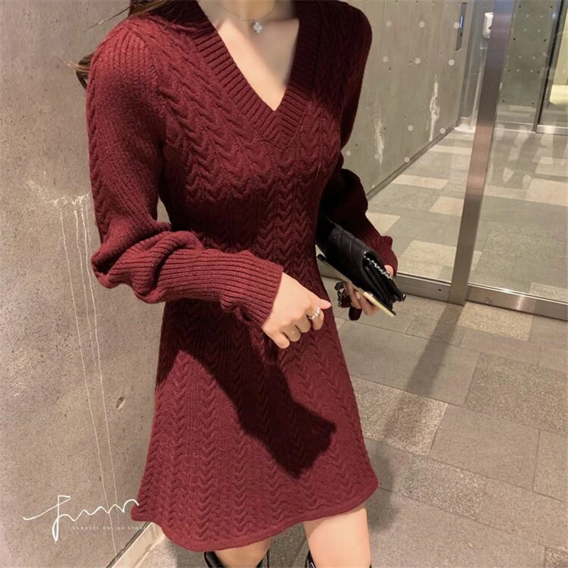 Женское трикотажное платье-свитер элегантное ТРАПЕЦИЕВИДНОЕ ПЛАТЬЕ на шнуровке