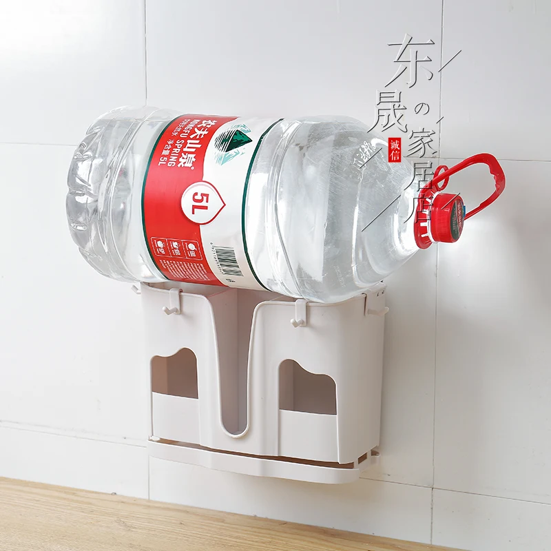 

There Are No Holes for Storage on The Wall of Hanging Knife Case of Kitchen Refrigerator