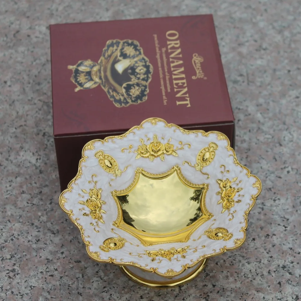 

New Elegant Luxury Golden Plated Dried Fruit Plate Snack Tray Home Room Decoration Nut Bowl