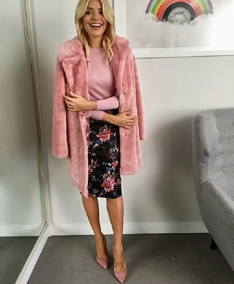 

2019 Women Faux fur Coat Women's Long Loose Soft Rabbit Fur Outwear