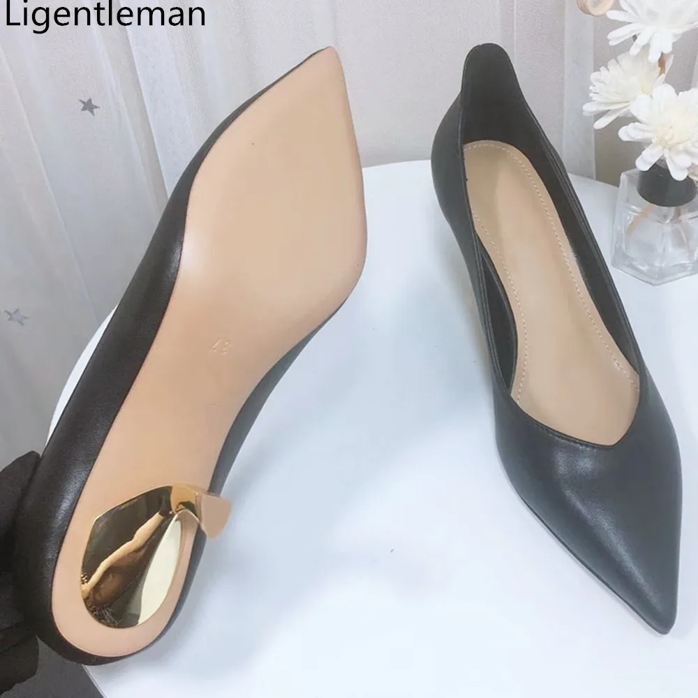 Тонкие туфли на высоком каблуке особой формы женские туфли-лодочки коллекция 2020