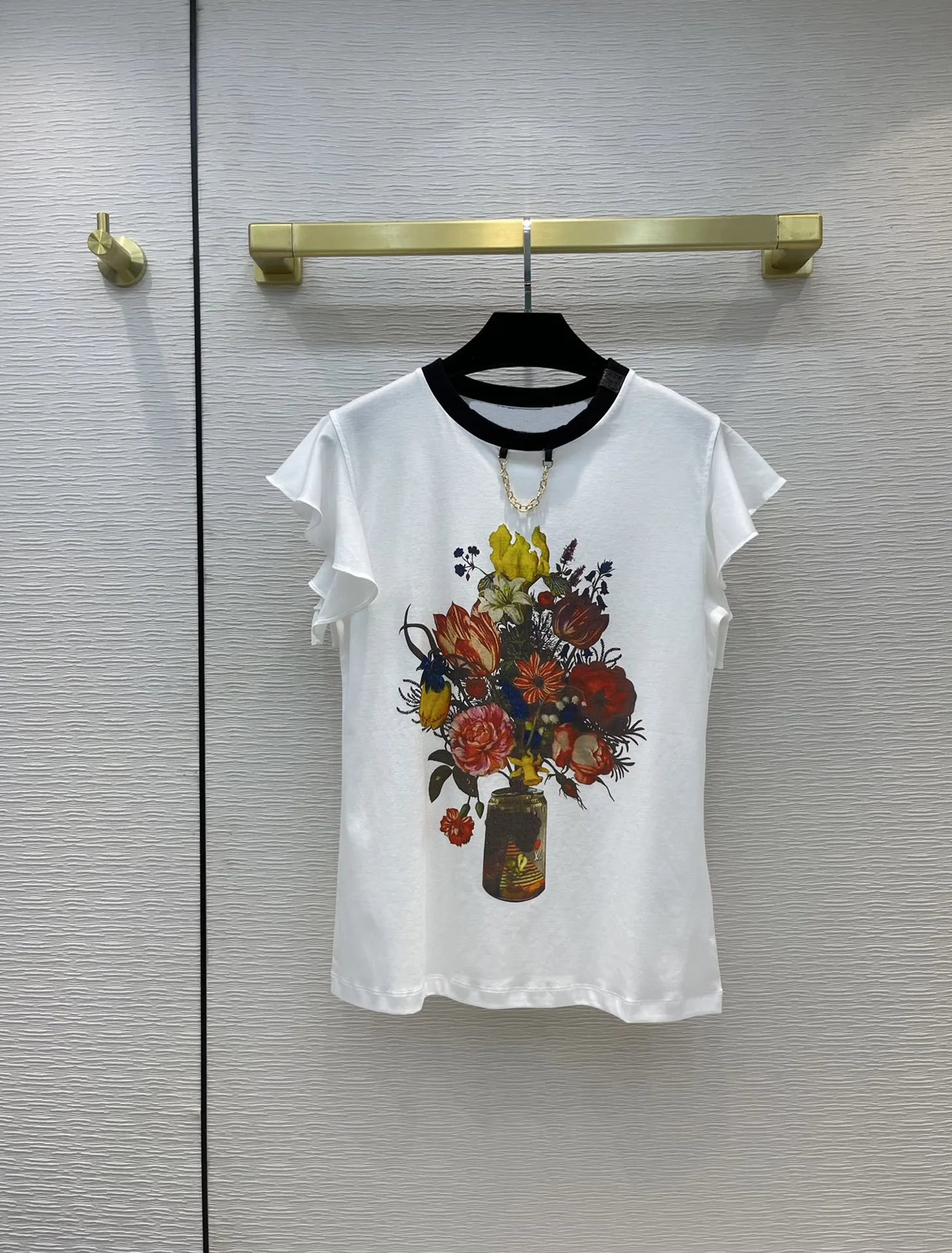 

Женская футболка с цветочным принтом, летняя Однотонная футболка с рукавом-бабочкой и круглым вырезом, высококачественные брендовые топы и...