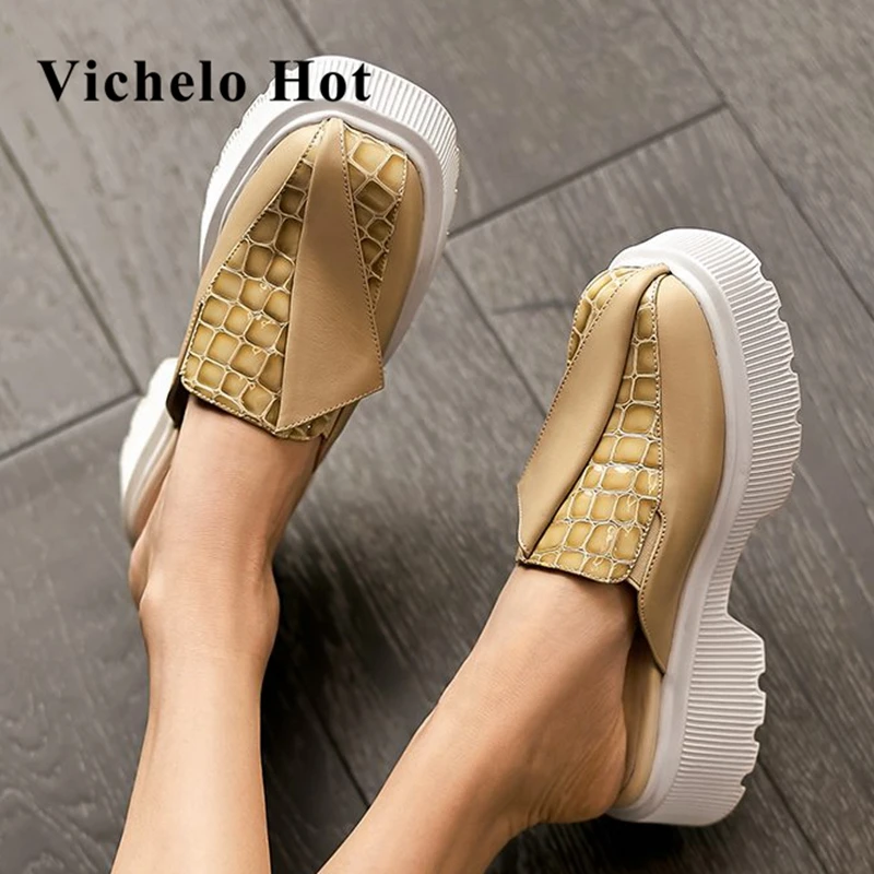 

Vichelo Hot genuine leather square toe flat platform mules printing lattice pattern slip on outside slipper leisure shoes L70