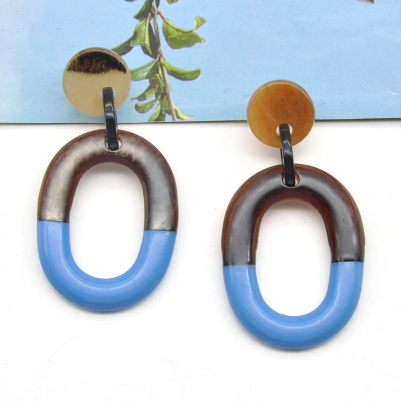 

Two Tones Acrylic Color Oval Shape Fashion Earrings For Women