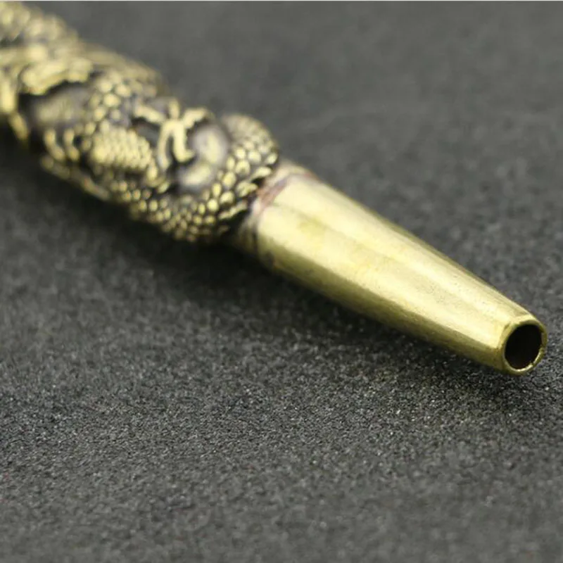 Античная коллекция разнообразных латунных сумок для табака со знаками Зодиака |