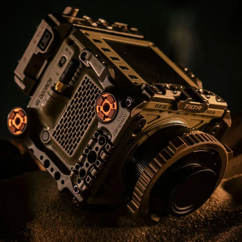 В наличии Tilta RED KOMODO K6 комплект клетка пластина адаптер и деревянная ручка