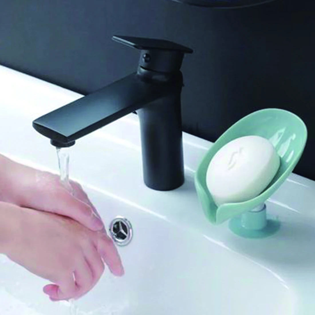 

Leaf-shaped Soap Dish Box Soap Holder Drain Rack Toilet Soap Box Perforated Free Standing Suction Cup Bathroom Accessories 2021