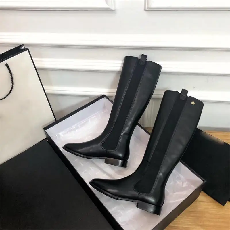 Зимняя женская обувь высокие сапоги до колена на высоком каблуке модная