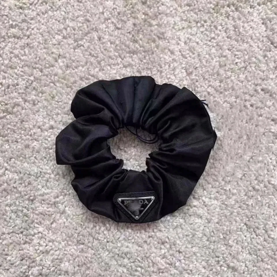

1Pcs Satin Silk Solid Color Hair Ties Scrunchie Elastic Hair Bands Women Luxury Soft Hair Accessories Ponytail Holder Hair Rope
