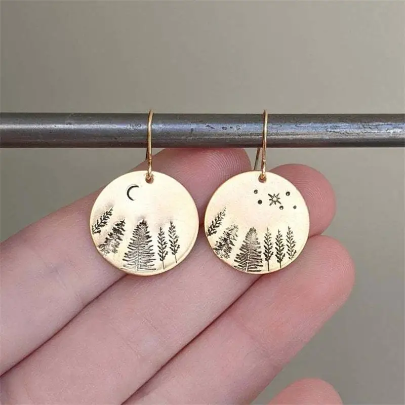 

Ethnic Style Golden Ring Pine Tree Asymmetric Earrings Simple Retro Short Ladies Earrings Wedding Engagement Jewelry