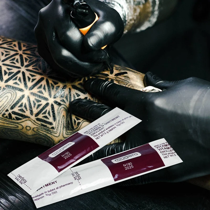 Витаминная мазь против шрамов 100 шт. |