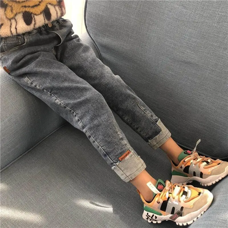 

2020 Girl Loose Casual Fit Solid Color Jeans