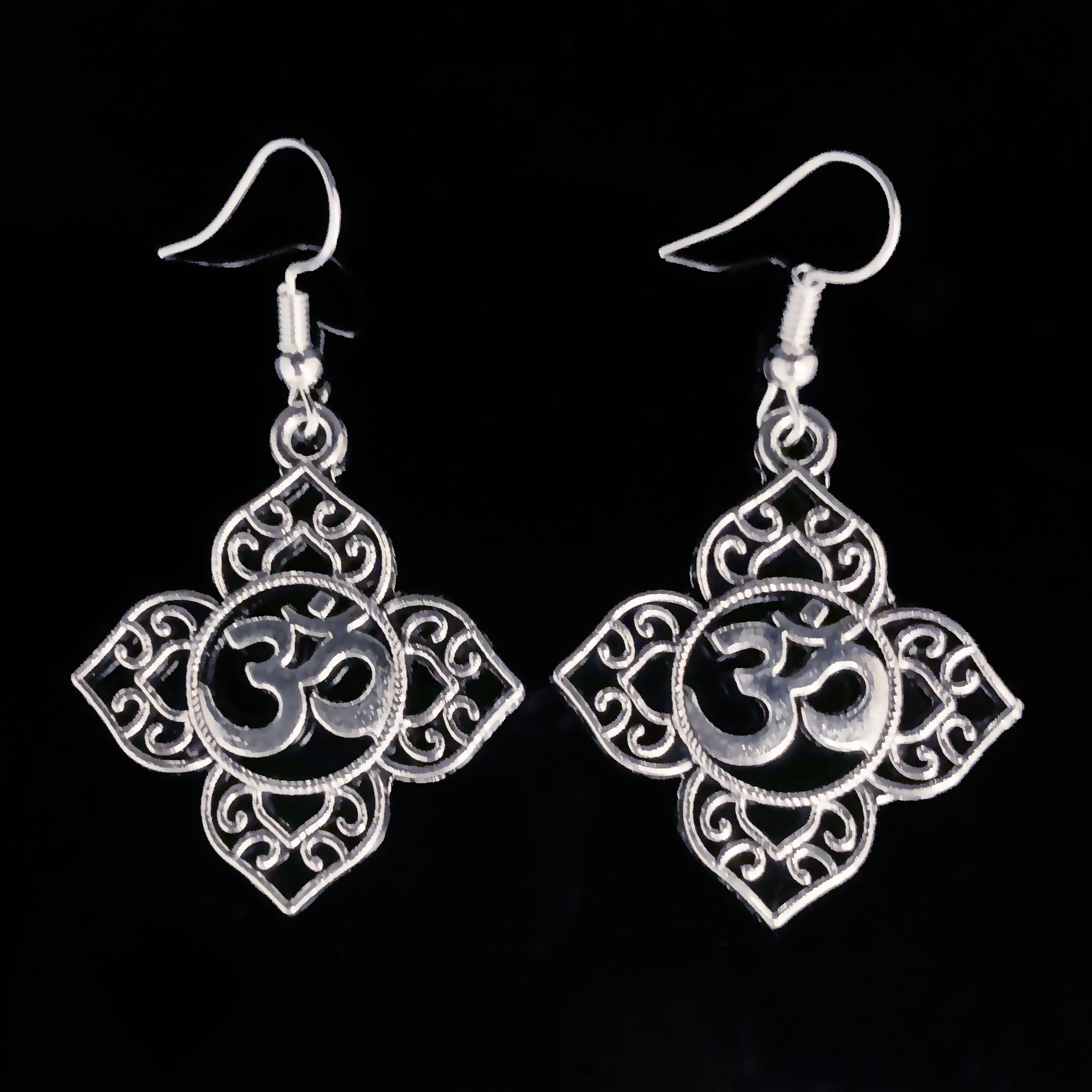 

Stereoscopic Hollow Carved Om Symbol Charm Dangle Earring Pentacle Charming Drop Earring Tree Of Life Jewelry For Women Gift